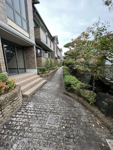 豊中市清風荘２丁目のハイツのロビー