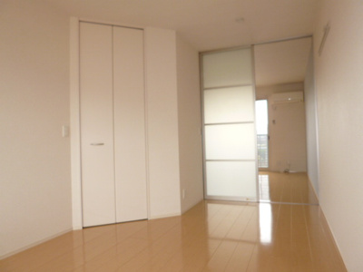 【寝室】 | ウィングパレス明神 | 洋室