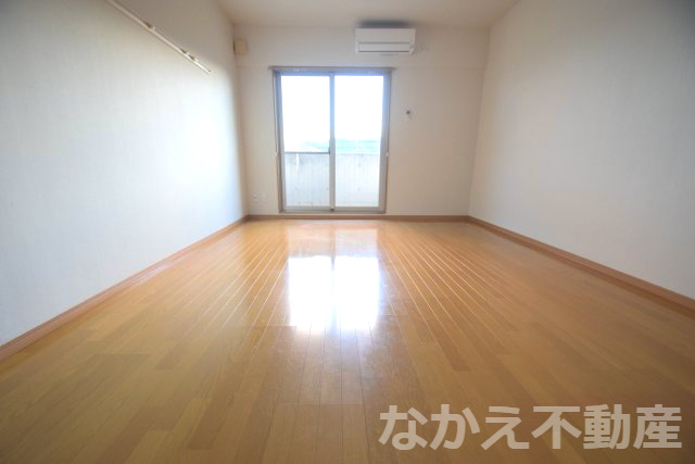 【寝室】 | 落ち着いた色調の寝室です