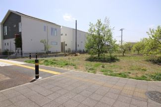 【前面道路含む現地写真】 | 建築条件なし！、お好きなハウスメーカーで建築可能です♪