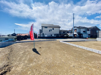 【外観】 | ☆突き抜けるような眺望！陽当り良好な建築条件なし売地全３区画残１区画／仲介手数料不要 | 【区画②】陽当たり・開放感・眺望がある、とても気持ちの良い現地となっております！この環境を活かした家造りで面白味のあるマイホームは如何でしょう♪交通量も少ない住宅地なので、落ち着いた暮らしが送れそうで