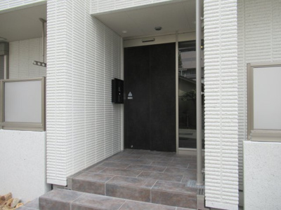 【エントランス】 | パルナシウスV（布施賃貸） | ゆとりのあるエントランスです