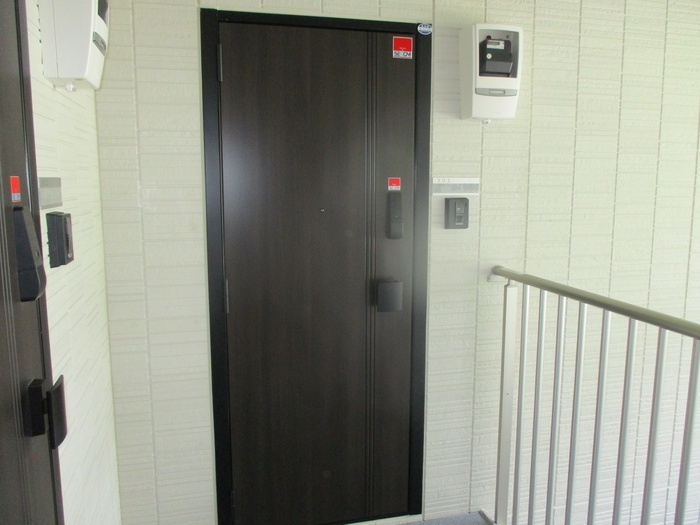 オーフィングⅢの玄関