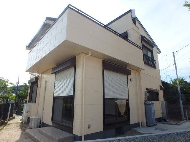 羽島台のふもとの貸家の外観