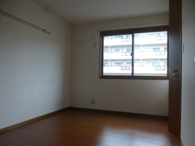 アイフィールコートＡの居間・リビング