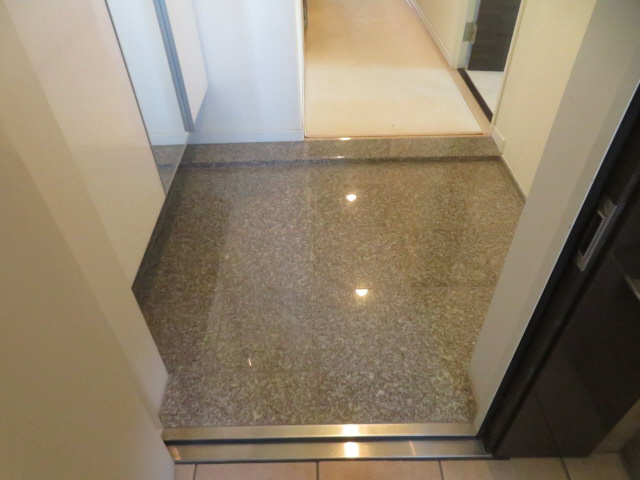 アルファステイツ三左衛門堀西の町の玄関