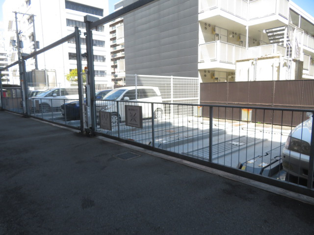 アルファステイツ三左衛門堀西の町の駐車場