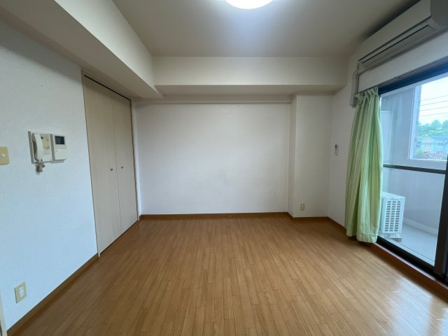 トラント メゾンの洋室