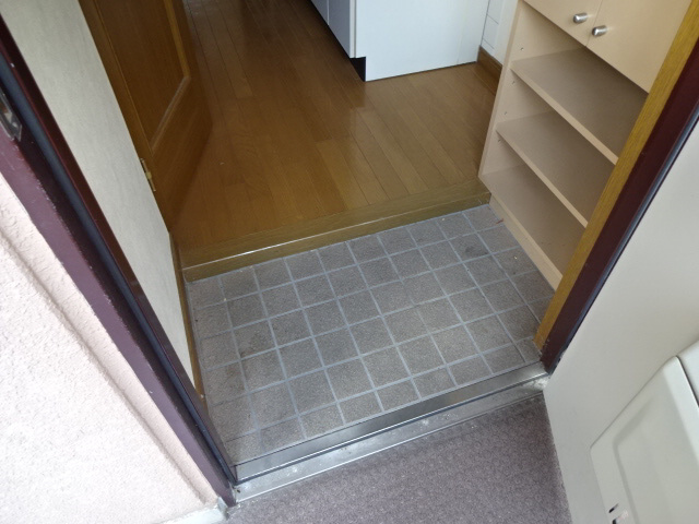 ベルフラワー山野井の玄関