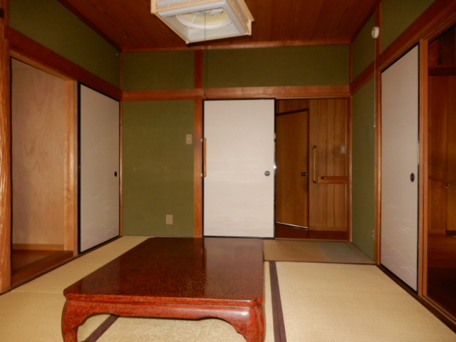 八代本町貸家の居間・リビング