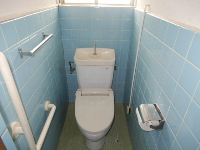 八代本町貸家のトイレ
