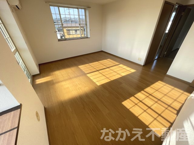 【寝室】 | 広くて明るい寝室