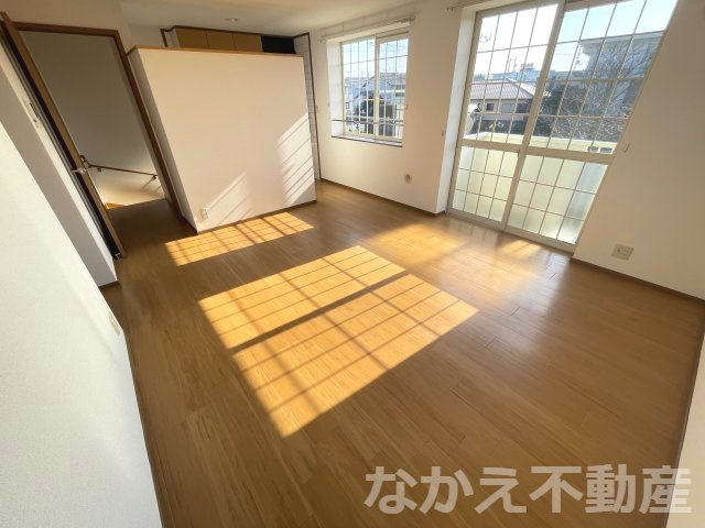 【居間・リビング】 | こちらの居間で趣味の時間をお楽しみください