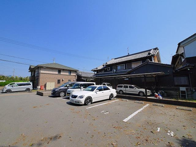 コート宮ノ下Ⅱの駐車場|駐車スペースもあります
