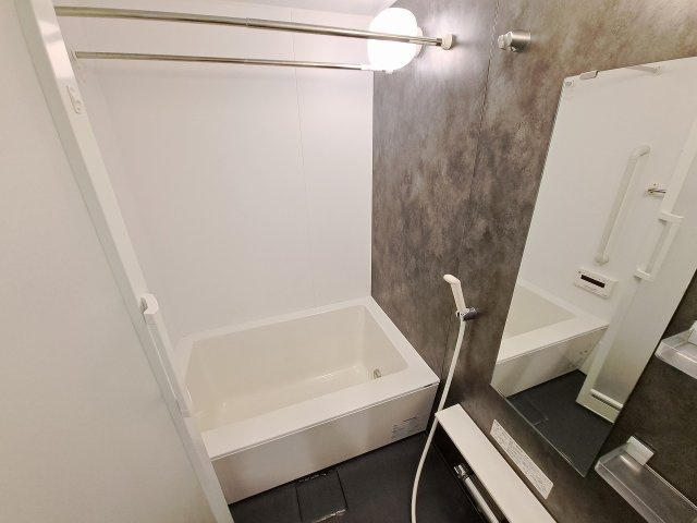 MINT甲子園三番町の浴室