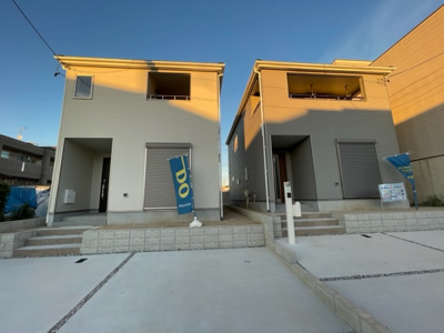 【外観】 | 日進市米野木台第1 全2棟　＜仲介手数料無料＞東小・東中　新築一戸建て | 撮影
社長の村田です！
自らプレイヤーとして営業しています
長年の経験と実績から皆様により良いマイホーム購入のご提案をいたします。
住宅ローンの不安や購入後の不安等何でもご相談ください。