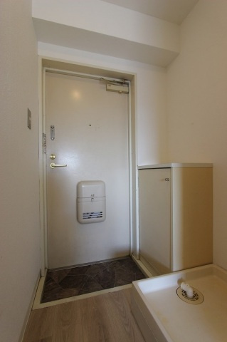 パステルクボ15の玄関|明るい玄関です