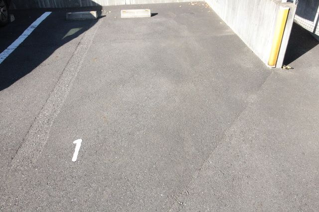 グレースひなたの駐車場