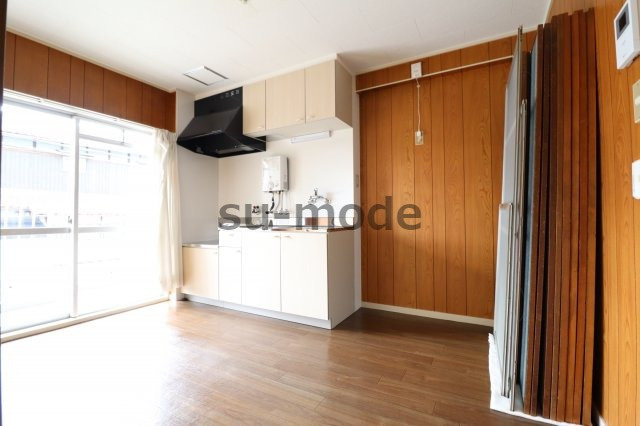 コーポスカイラークの居間・リビング