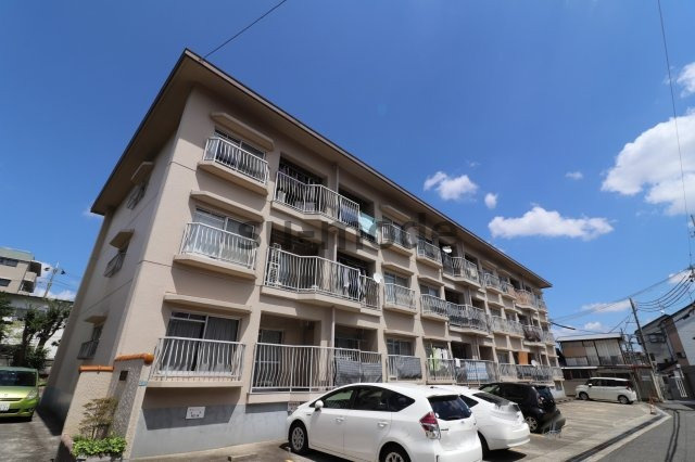 コーポスカイラークの外観