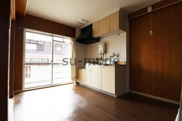 コーポスカイラークの居間・リビング