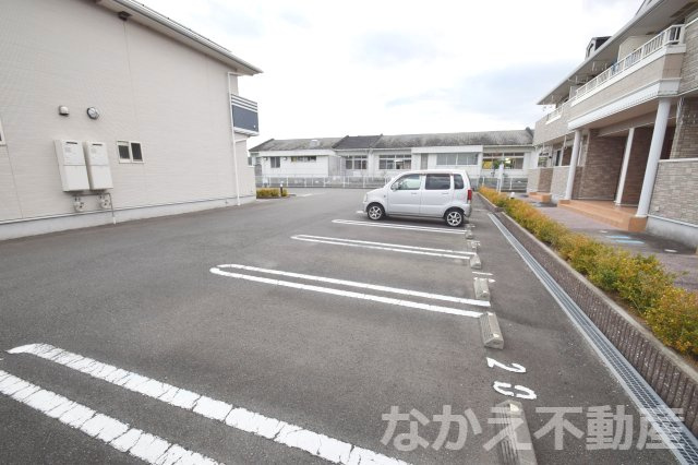 【駐車場】 | 車をお持ちの方に嬉しい駐車場付きの物件です