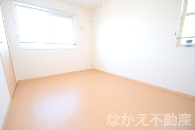 【寝室】 | 広くて明るい寝室