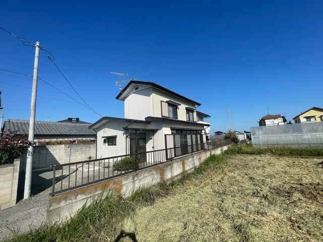 上里町大字金久保　中古の前面道路含む現地写真