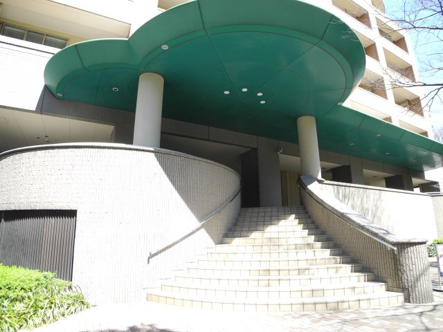 西早稲田パークタワーの外観