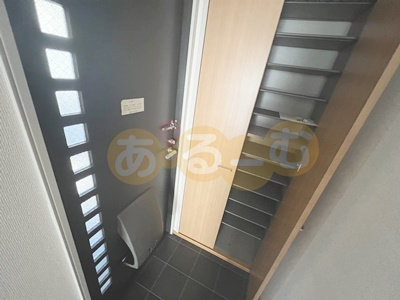 【玄関】 | シャーメゾン田川北
