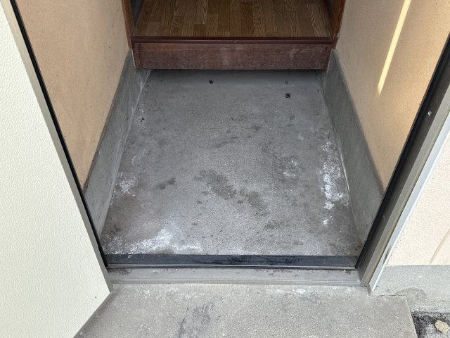 北原貸家の玄関