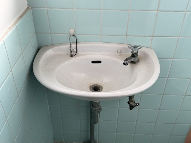 北原貸家の洗面所