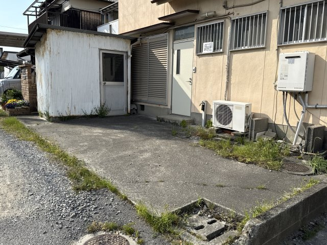 北原貸家の駐車場