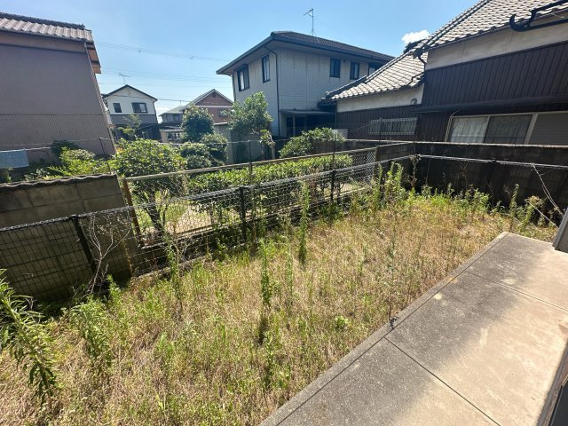 ボンヌシェール矢倉B棟の庭