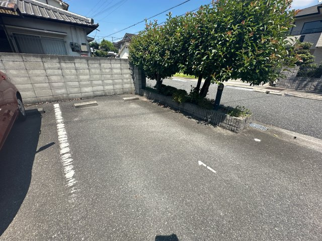 ボンヌシェール矢倉B棟の駐車場