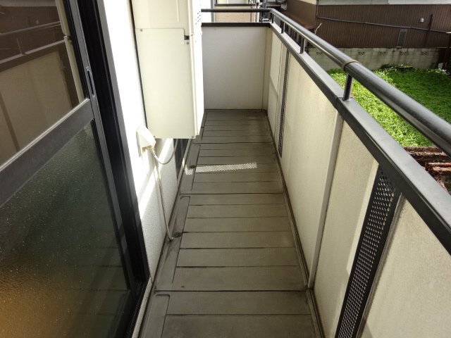 ボンヌシェール矢倉B棟のバルコニー