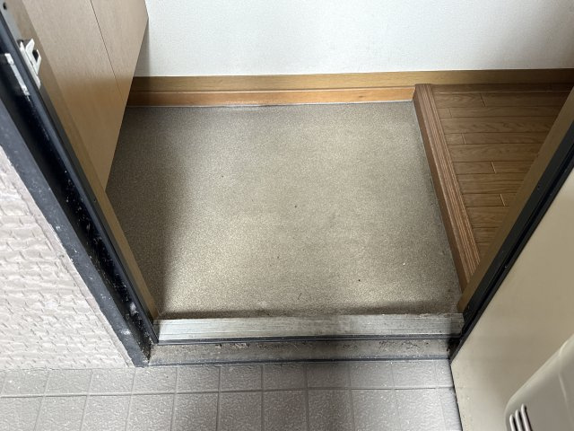 ボンヌシェール矢倉B棟の玄関