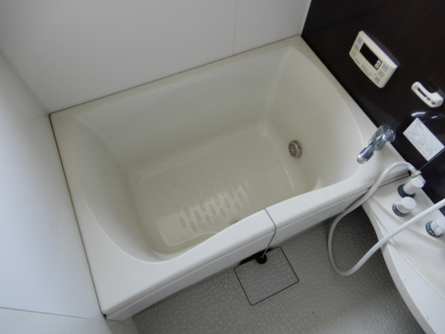 御立西メゾネットの浴室