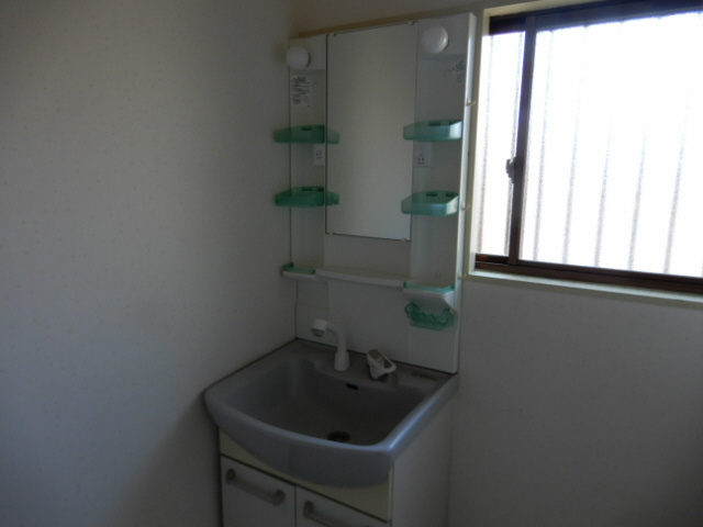 御立西メゾネットの洗面所