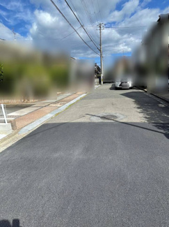 【前面道路含む現地写真】