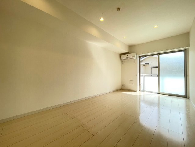 ガーデンコート正雀の洋室
