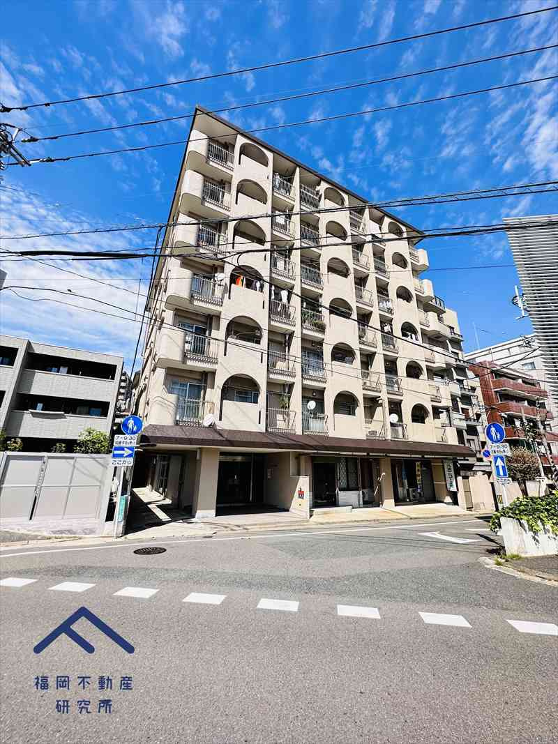 マンション鳥飼の外観