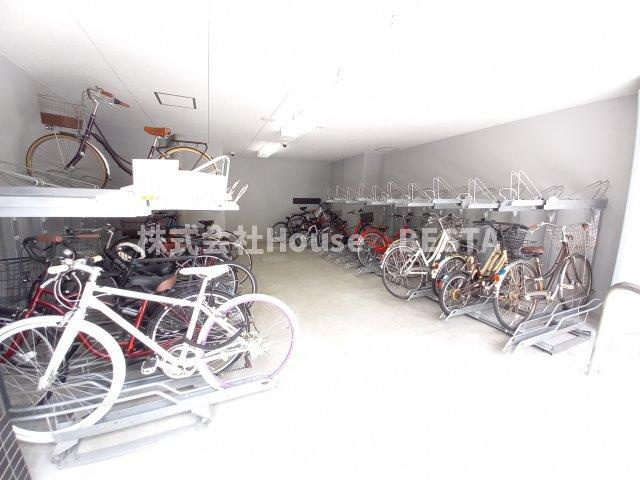 プレサンス神戸元町ミューズの駐車場