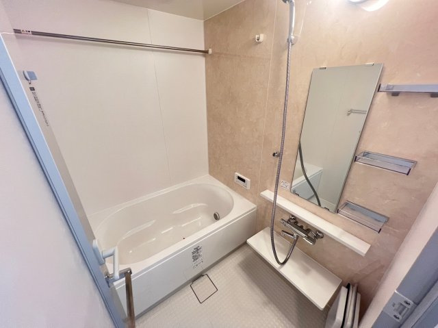 ベルンガーデン上本町の浴室
