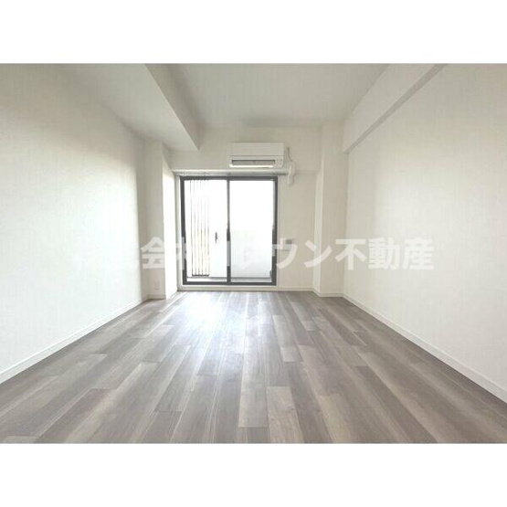 【居間・リビング】 | S-RESIDENCE志賀本通North | こちらのリビングで趣味の時間をお楽しみください