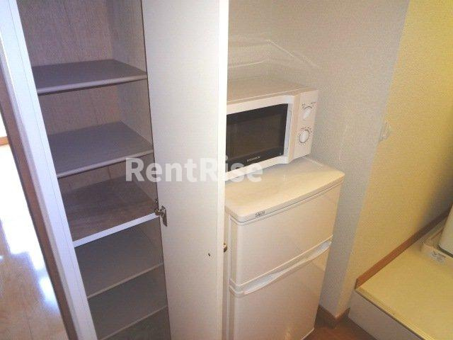 レオパレス常願の設備|電子レンジ、冷蔵庫、収納有り