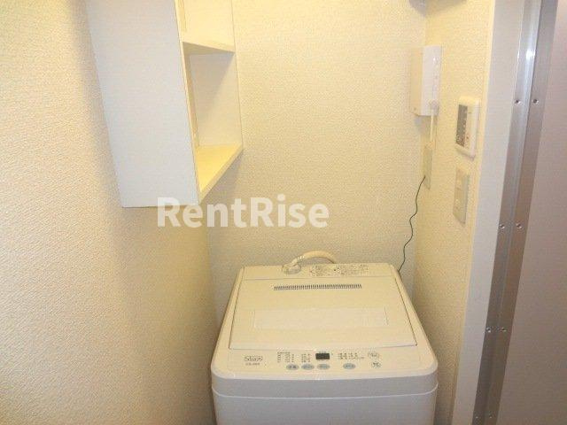 レオパレス常願の玄関|洗濯機