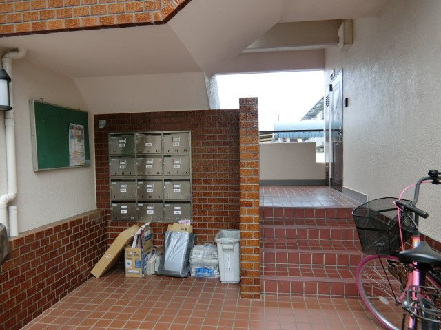 メゾン並木のエントランス