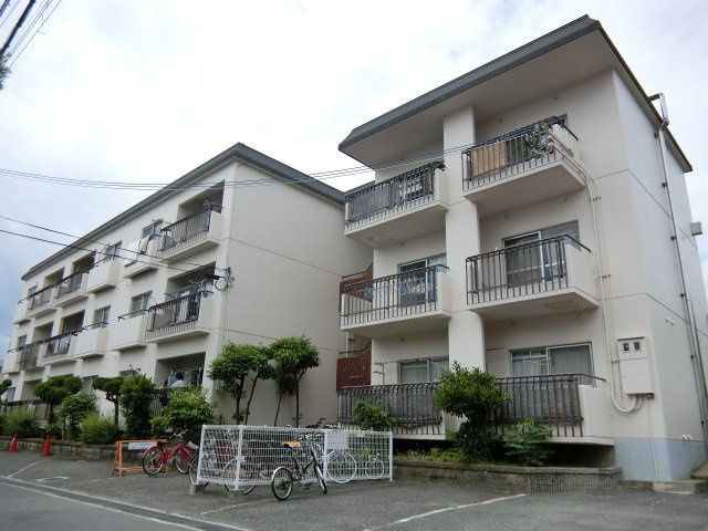 メゾン並木の外観