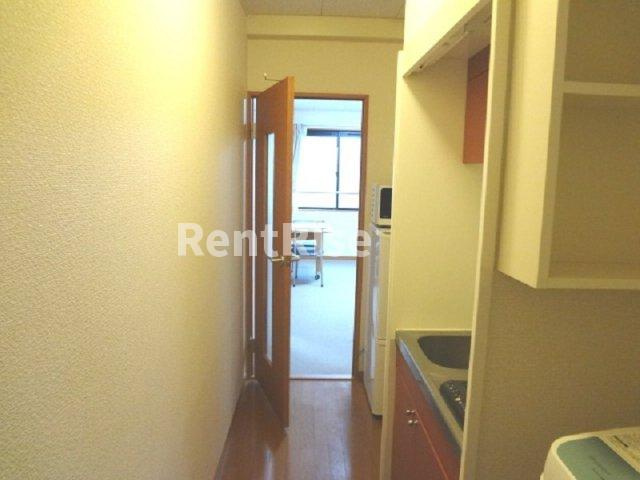 レオパレスロアールの玄関